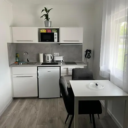 Apartment Nefelejcs Studioapartman Godollo