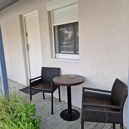 Apartment Nefelejcs Studioapartman Godollo